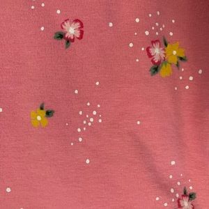 Old Navy Bottoms - NWT Adorable Old navy leggings with fllowers Old Navy Bottoms - NWT Adorable Old navy leggings with fllowers